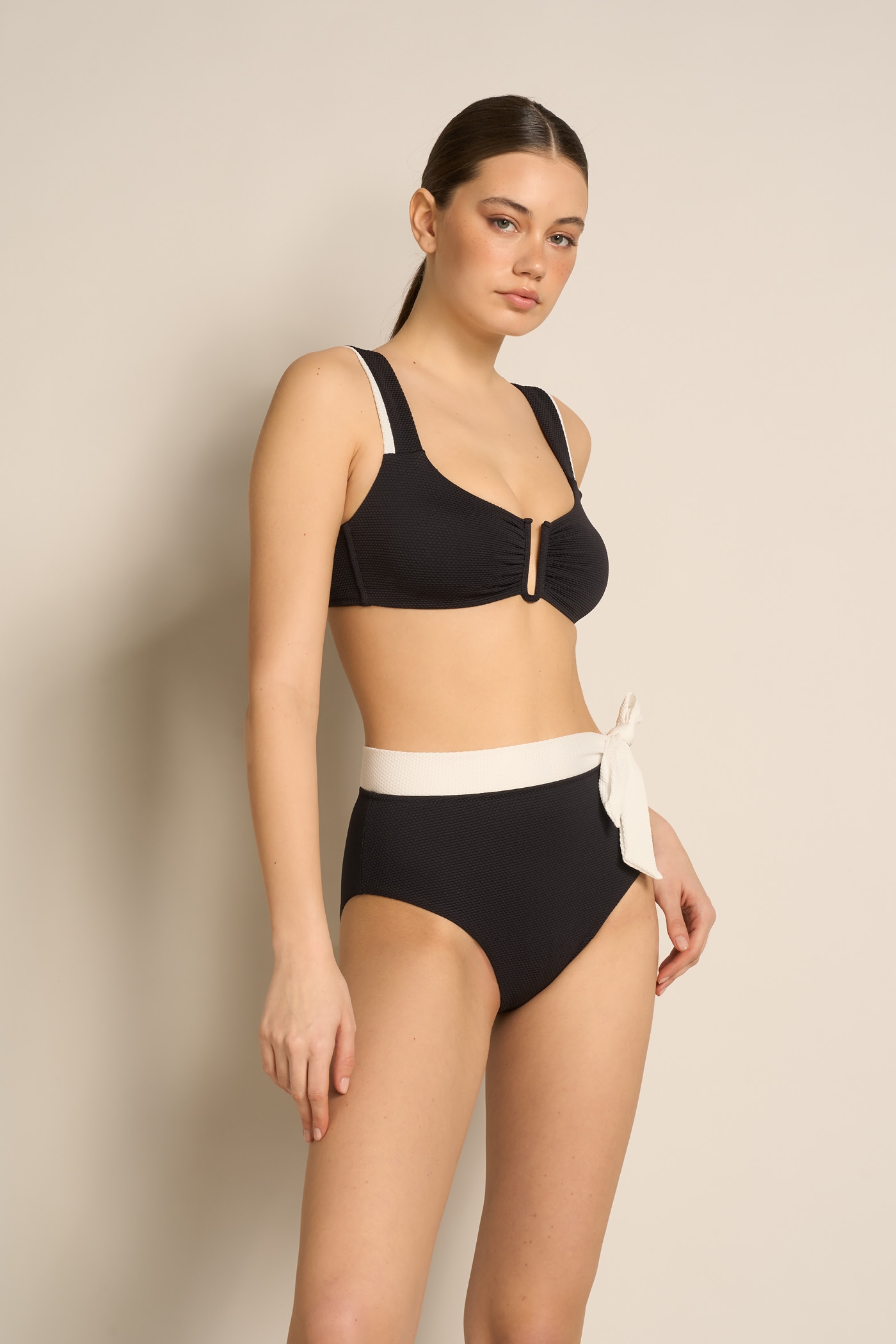 Slip Fianco Alto Con Fiocco Jackie