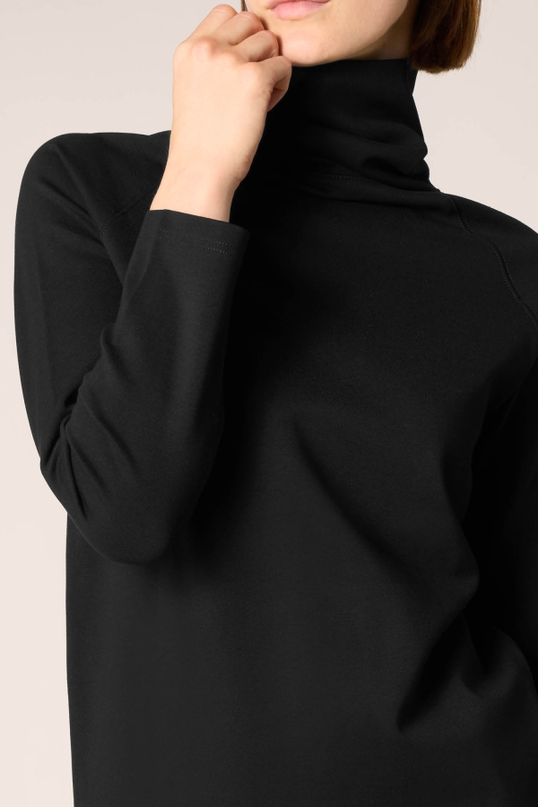 Maglia microfibra collo alto store