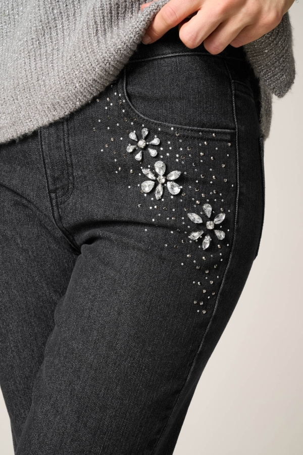 Goldenpoint jeans store
