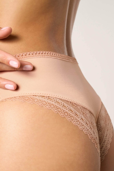 Slip sgambato in microfibra e pizzo