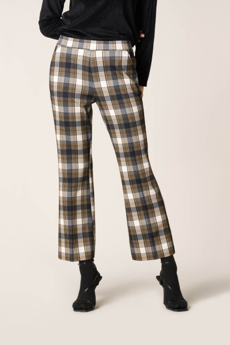 Pantaloni Donna modelli e vestibilita per tutti i gusti goldenpoint